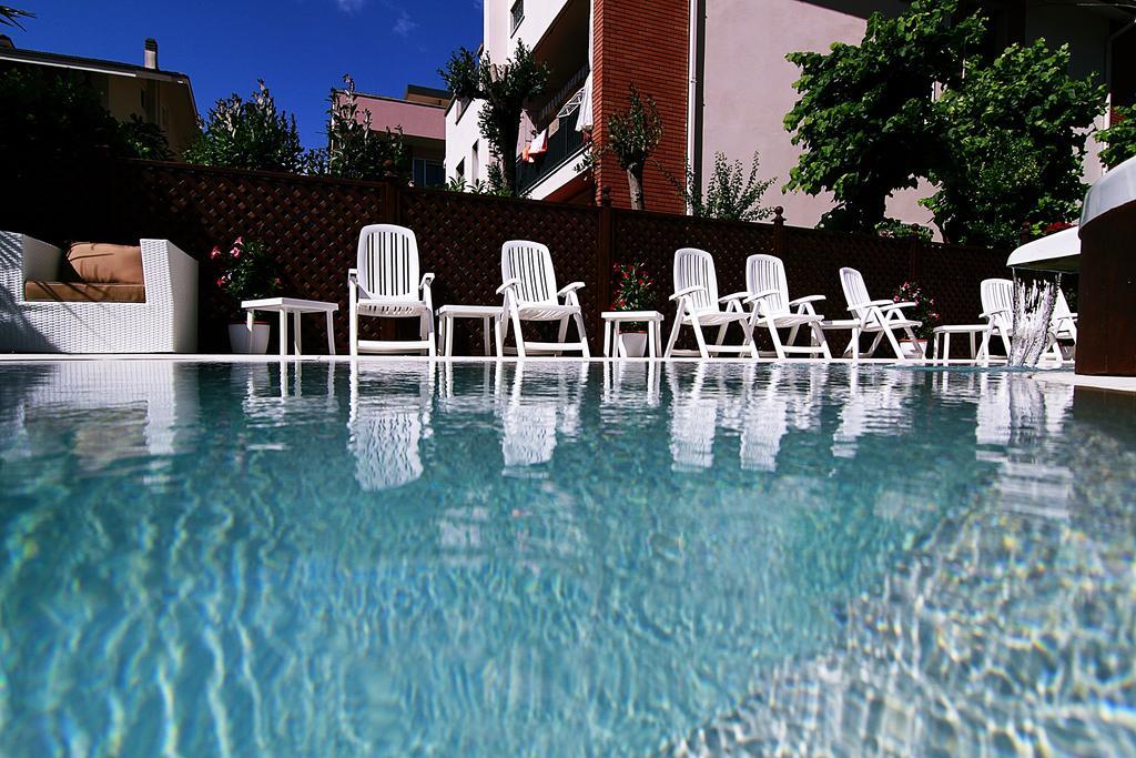Hotel Bellerofonte Rimini Eksteriør bilde